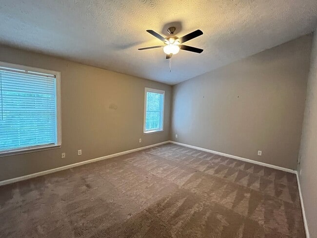 Building Photo - 10055 Lauren Hall Ct