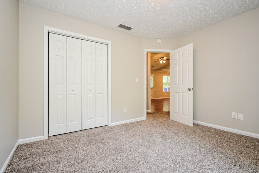 Building Photo - 434 Fairhaven Ct