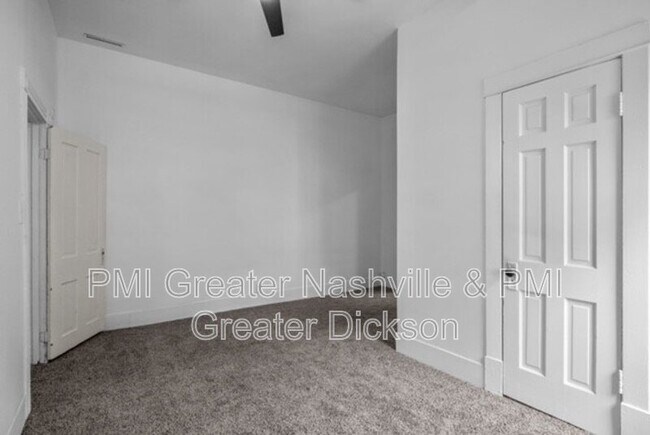 Building Photo - 302 W Railroad St