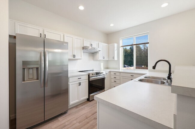 Building Photo - Like-New Tumwater Hill Home with A/C - 3 beds, 2.5 baths