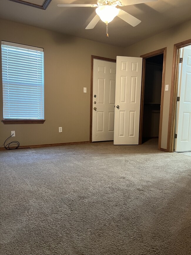 Building Photo - 102 S East St