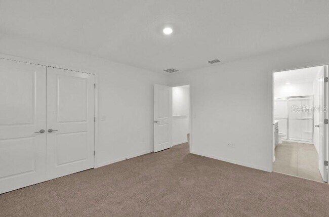 Building Photo - 2025 Viewfinder St