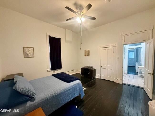 Building Photo - 1214 N Kansas St