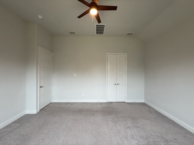 Building Photo - 7021 Lookout Ln