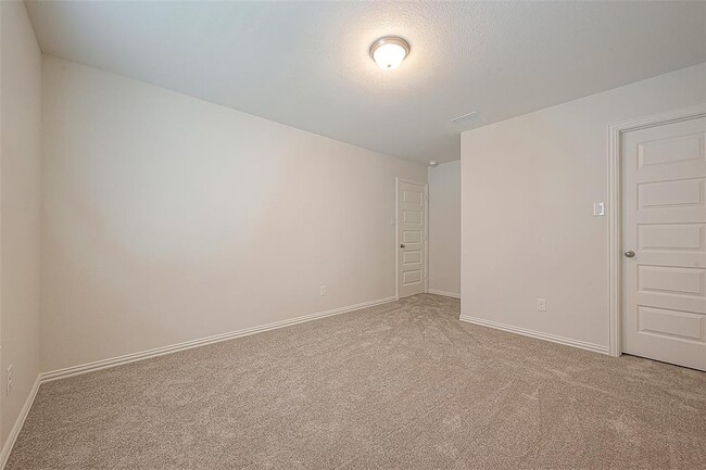 Building Photo - 27838 Western Crk Ct