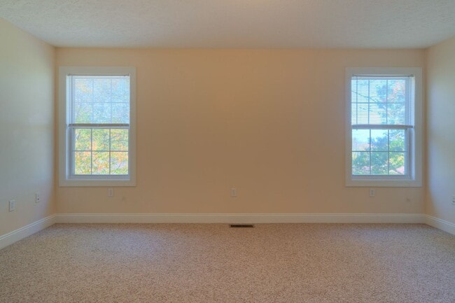 Building Photo - Available for the 2026-2027 lease term.