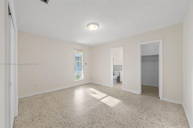 Building Photo - 8873 SW 25th St