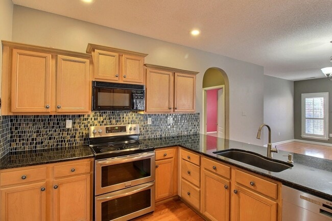 Building Photo - 1325 Rain Hollow Cir E
