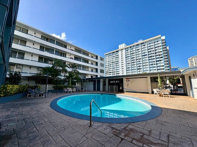 Building Photo - Available Now! 1BD / 1BA with 1 Covered & Assigned Parking Stall on Rycroft Street!!