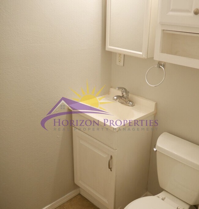 Building Photo - 2801-2803 Lerwick Rd