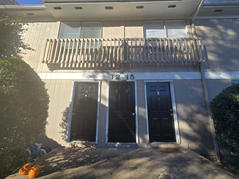 Building Photo - 1221 Nelson St