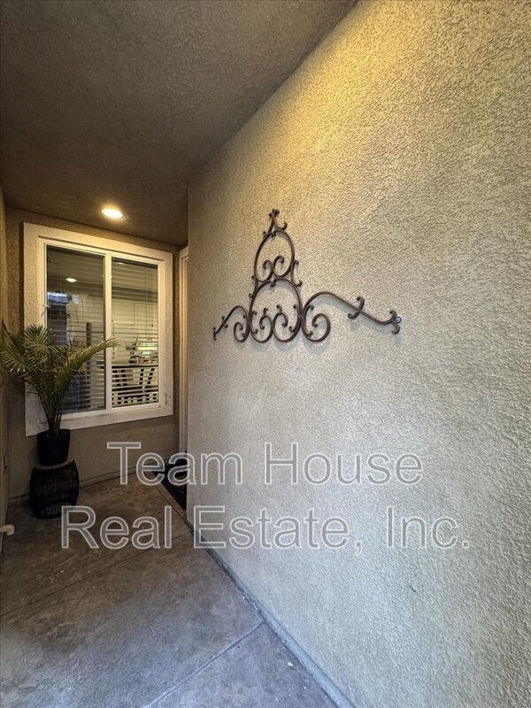 Building Photo - 26734 Via Bellazza