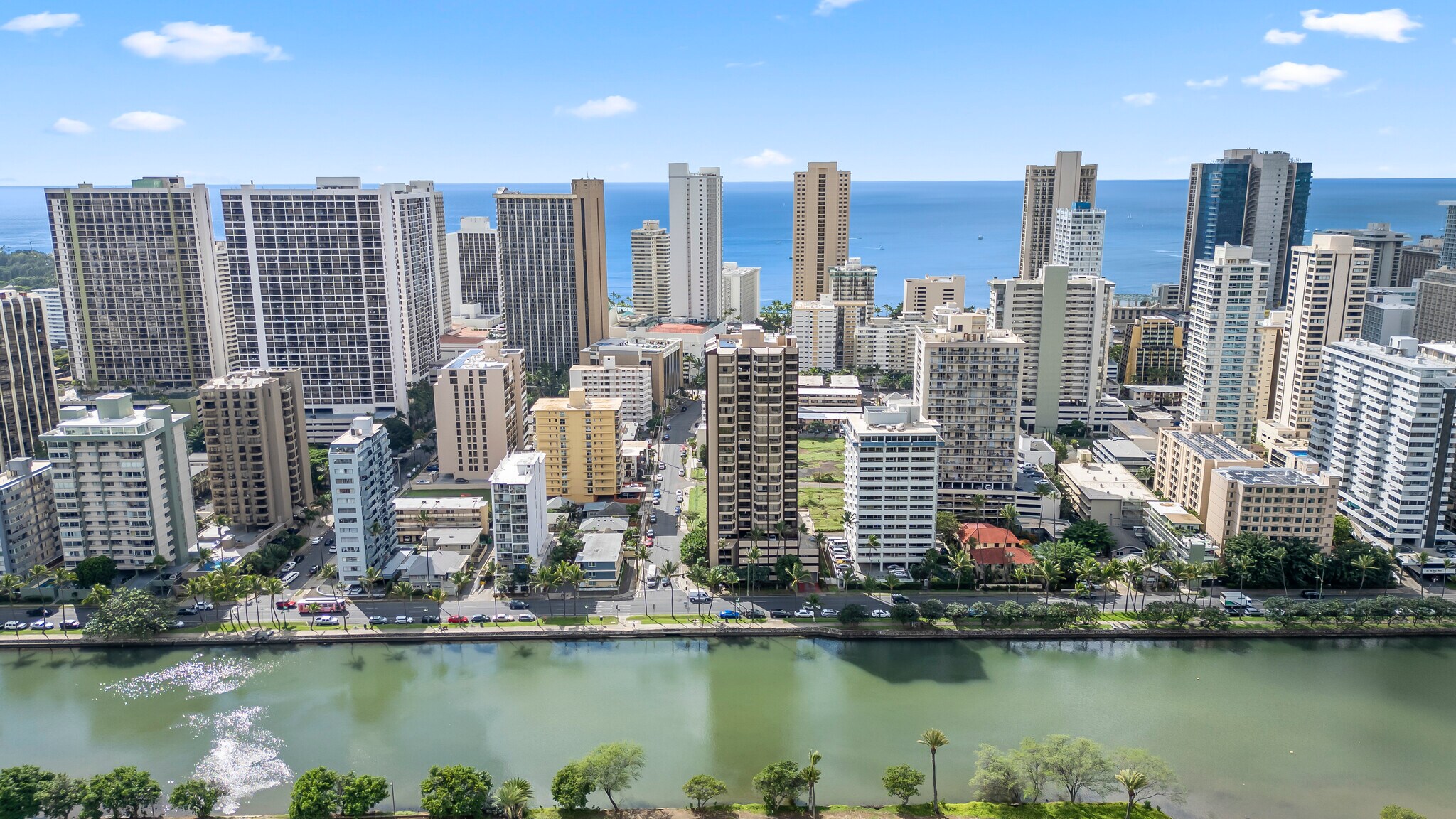 Building Photo - 320 Lili?uokalani Ave