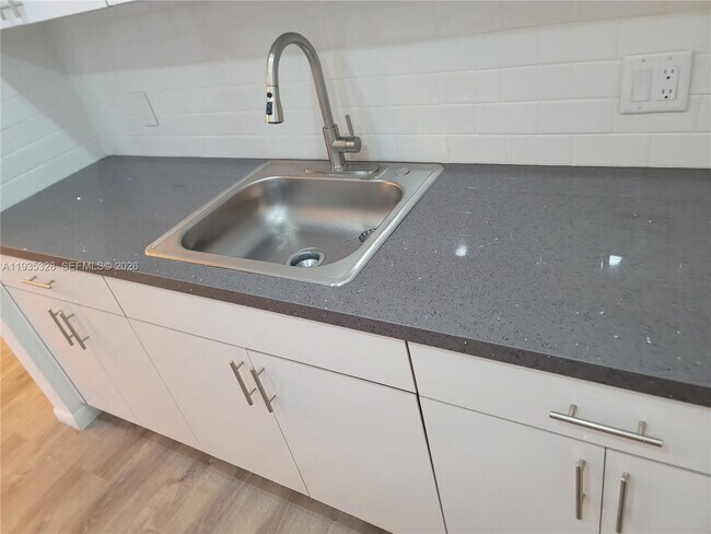 Building Photo - 151 SW 134th Way