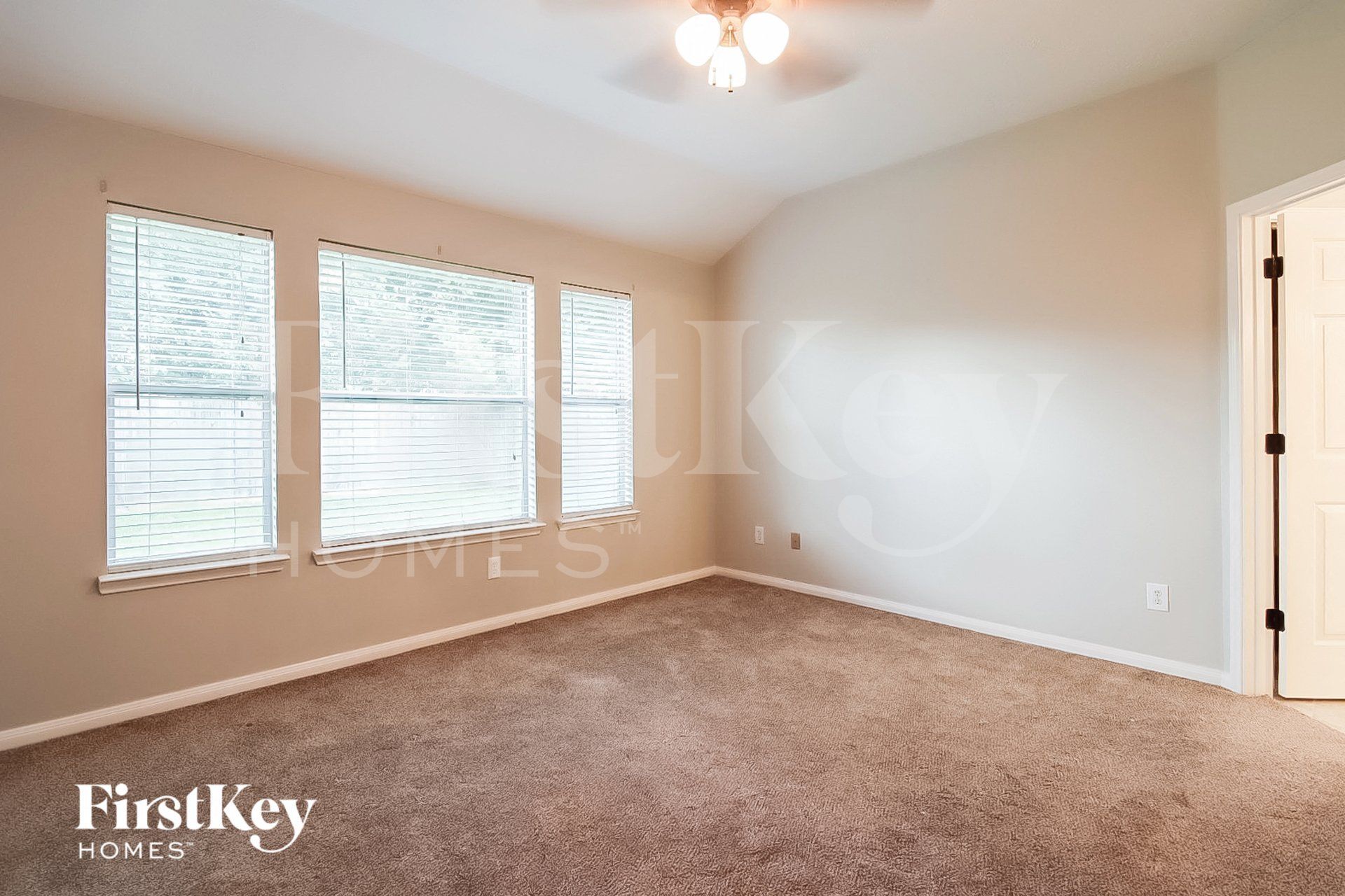 Building Photo - 1118 Chase Park Dr