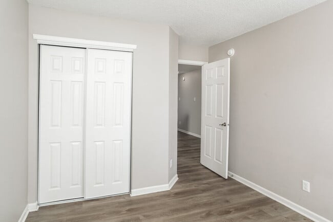 Building Photo - 4509 Connaught E Dr