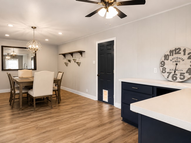 Building Photo - Charming Central Lubbock Home 3/2 with Gorgeous Updates Throughout!