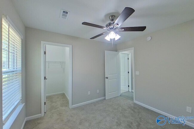 Building Photo - 724 Park Ln