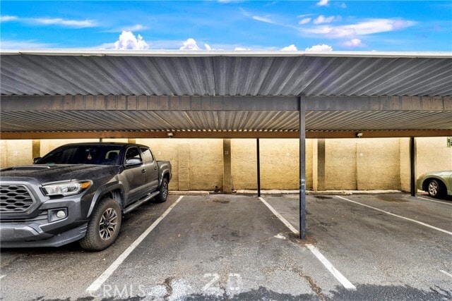 Building Photo - 980 E Mission Ave