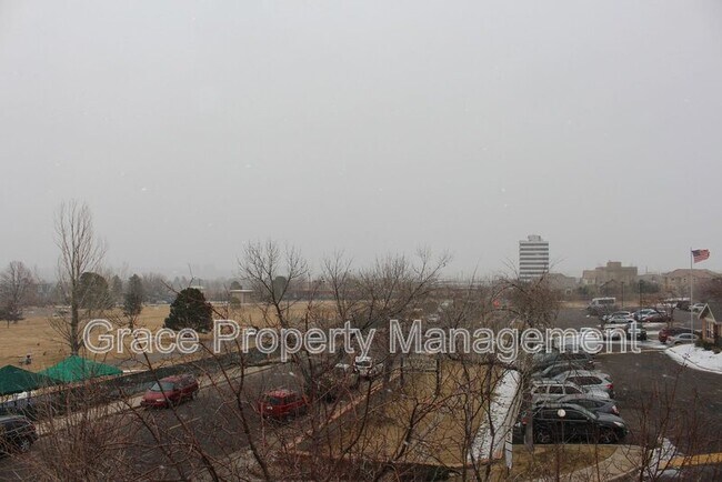 Building Photo - 8500 E Jefferson Ave
