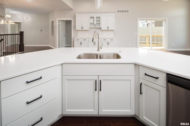 Building Photo - 5120 Pandit Dr
