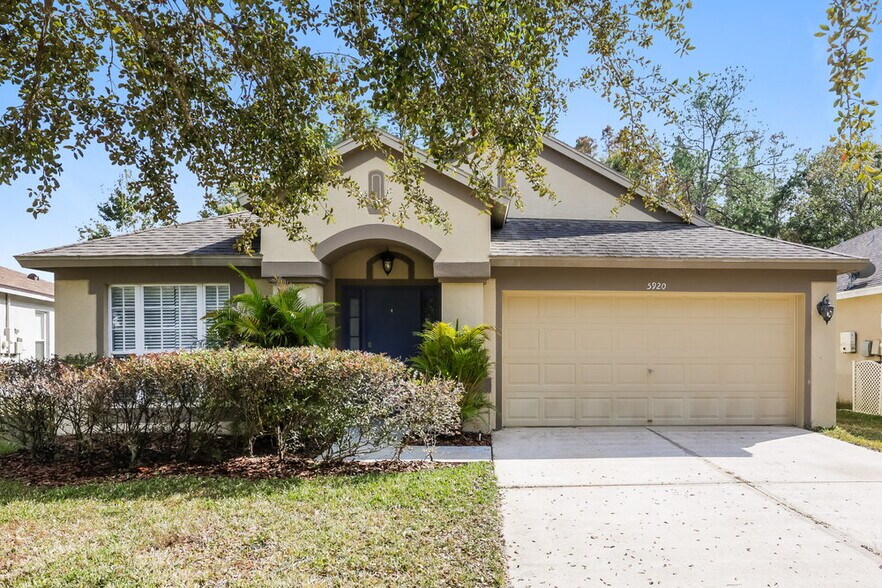 Primary Photo - 5920 Count Turf Ln