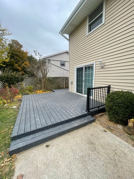 Primary Photo - 5963 Teakwood Dr