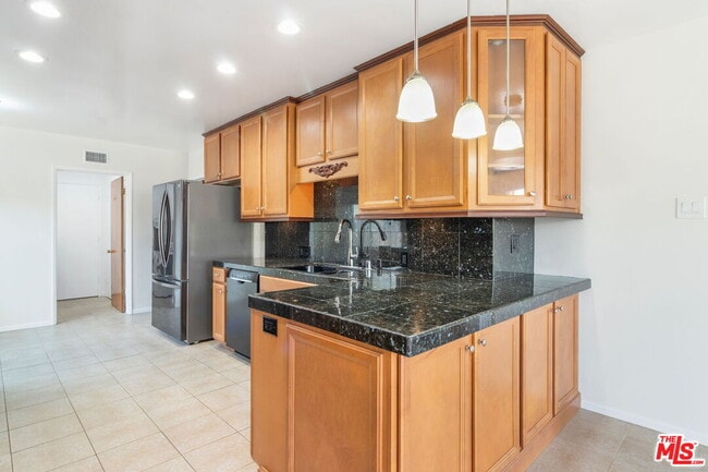 Building Photo - 7515 W 88th St