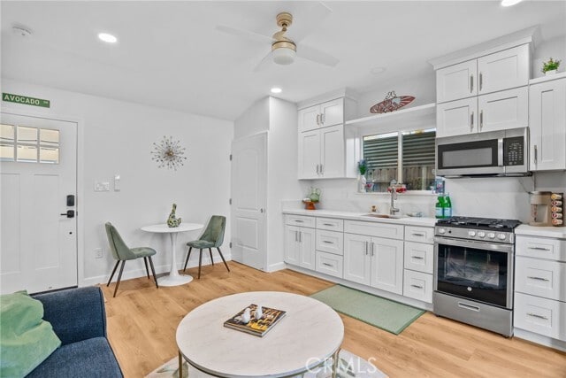 Building Photo - 426 Jacaranda Pl