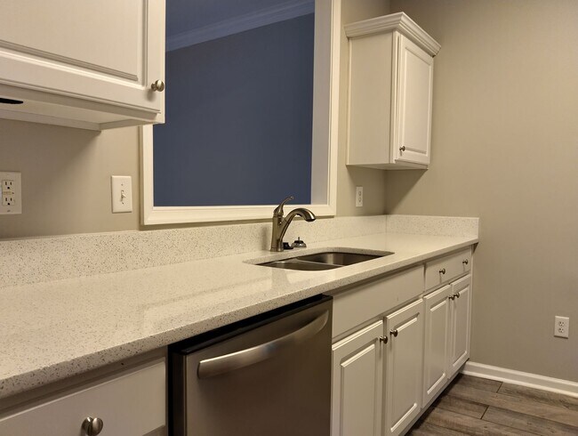 Building Photo - Condo in Braemar Creek! Available NOW!