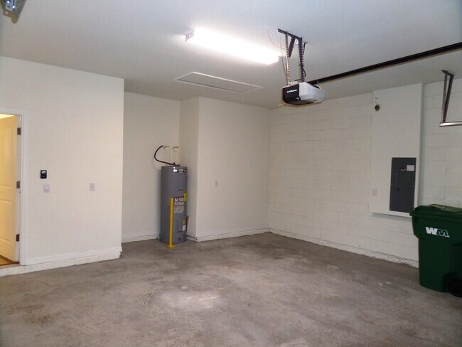 Building Photo - 7997 Penrose Pl