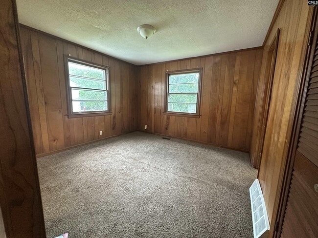 Building Photo - 1213 Summerland Dr