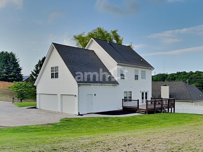 Building Photo - 8209 Jade Tree Ln
