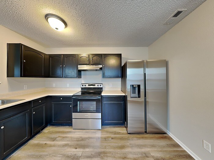 Building Photo - 7938 Hydrangea Ct