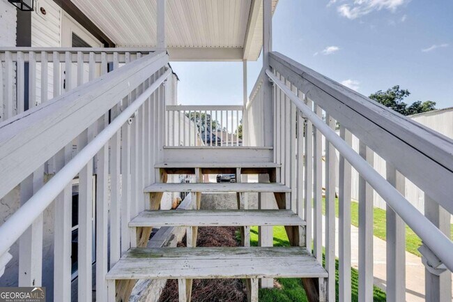 Building Photo - 86 S Forest Ave