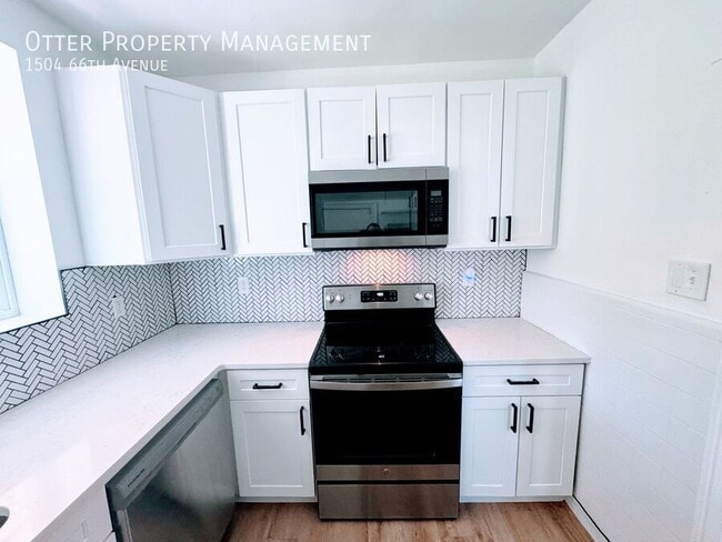 Building Photo - 1504 66th Ave