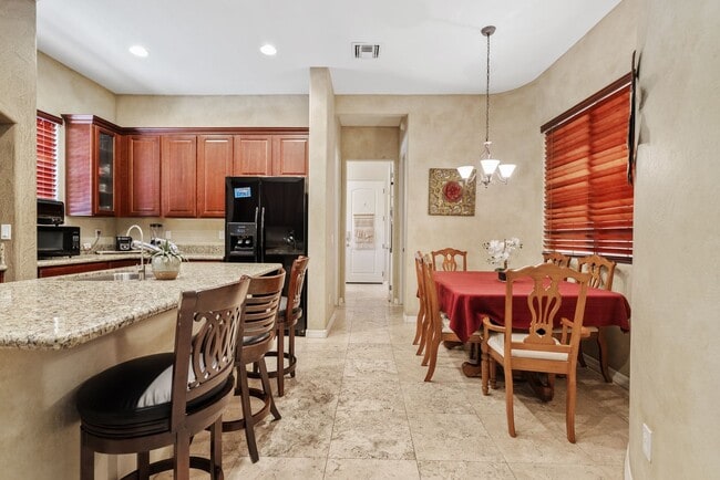 Building Photo - For Rent | 2 Bed | 2 Bath | Desert Dawn Condo in Toscano Villas