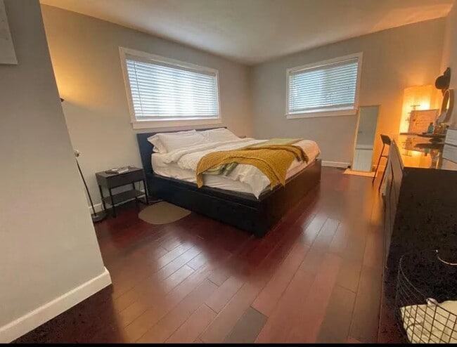 Building Photo - 6500 SW 4th St