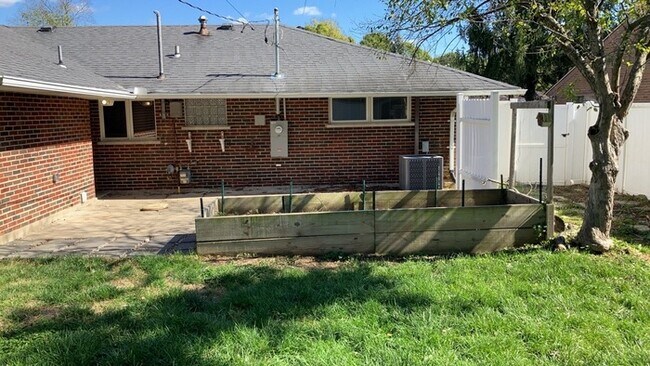 Building Photo - 4783 Loxley Dr