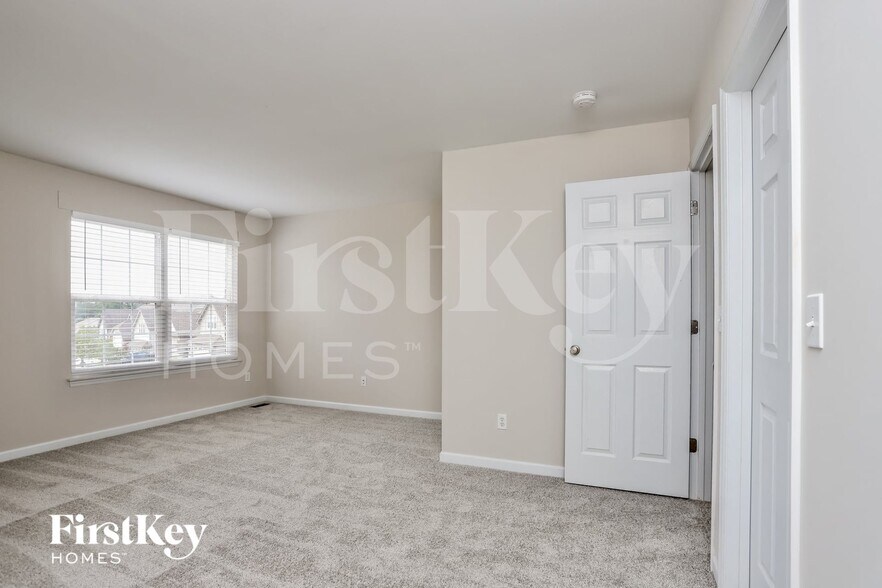 Building Photo - 324 Calvert Pl