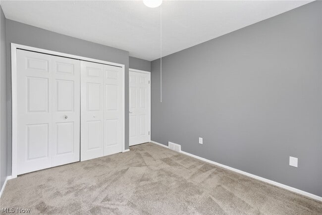 Building Photo - 9582 Fernwood Dr