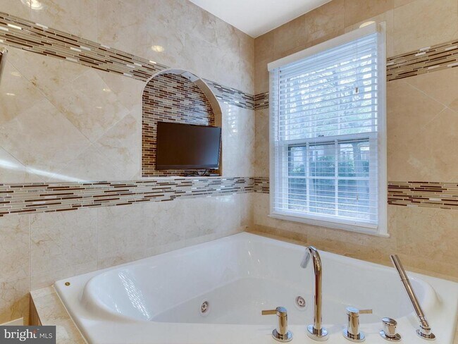 Building Photo - 7705 Huntmaster Ln