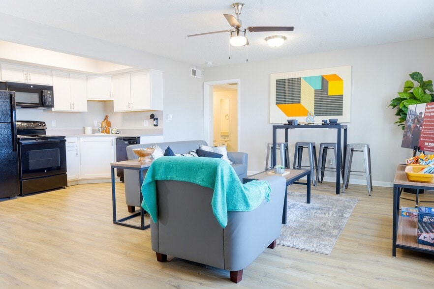 Building Photo - The Block Townhomes