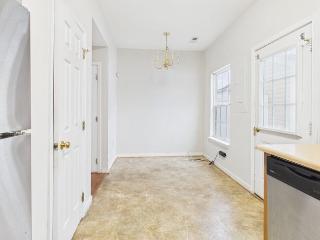 Building Photo - 4715 Milfax Rd