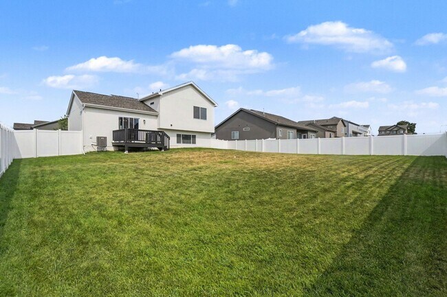 Building Photo - Beautiful Bellevue Home Close to Offutt AFB