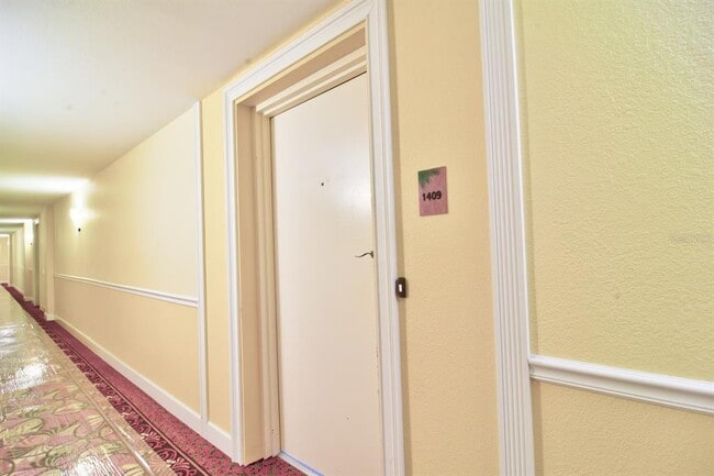 Building Photo - 4900 Brittany Dr S