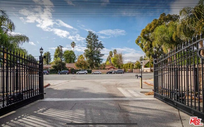 Building Photo - 19246 Liam Ln