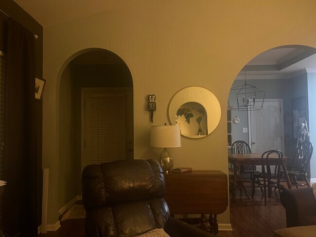 Building Photo - 5293 Cottage Cir