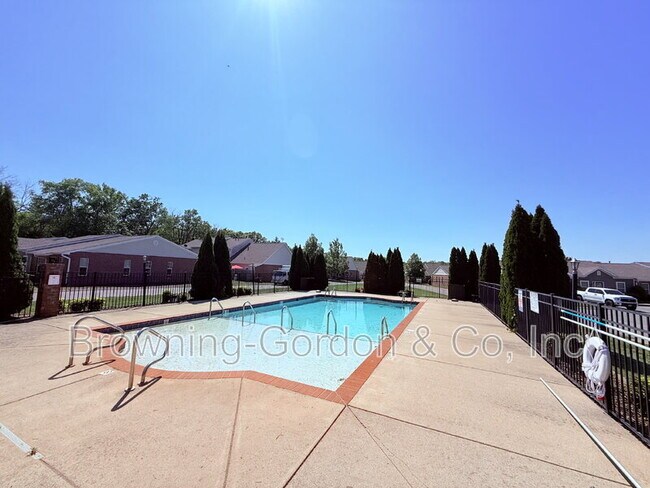 Building Photo - 1040 Charlie Daniels Pkwy