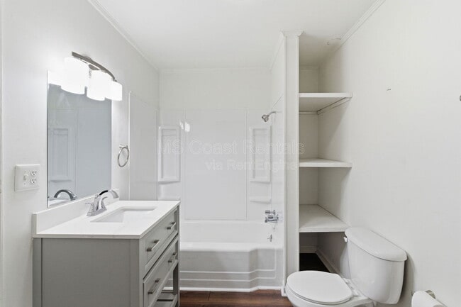 Building Photo - 20 Martha Ave